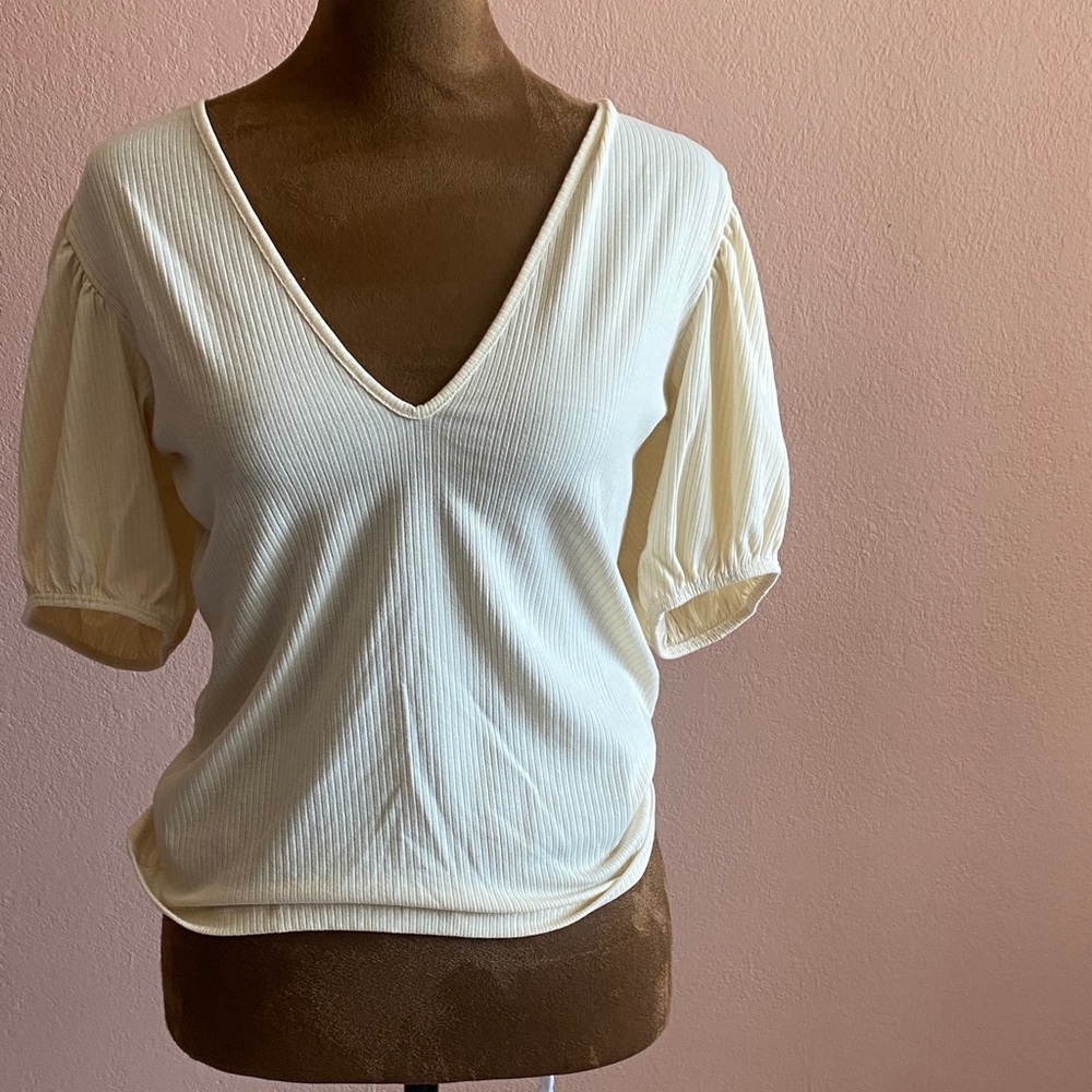 ZARA Elegant Cream V-Neck Women's Top